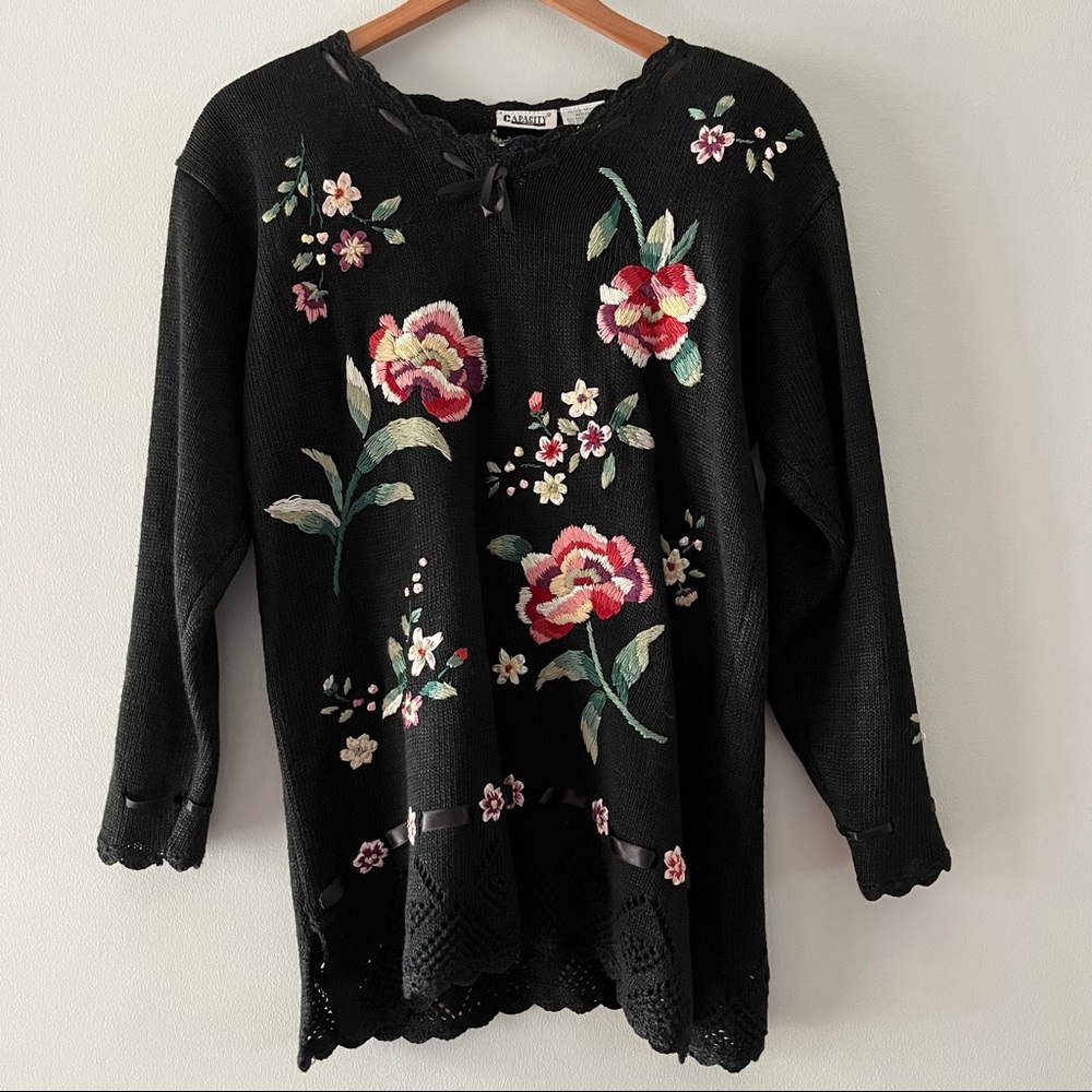 Vintage Capacity Petite Floral Embroidered Sweater with Satin Accents Size Med